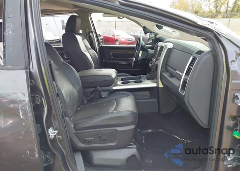 2016 Ram 1500 Laramie z USA, uszkodzony, nr VIN 1C6RR7VT6GS273085